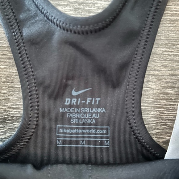Nike pro sports bra size medium - Picture 3 of 5